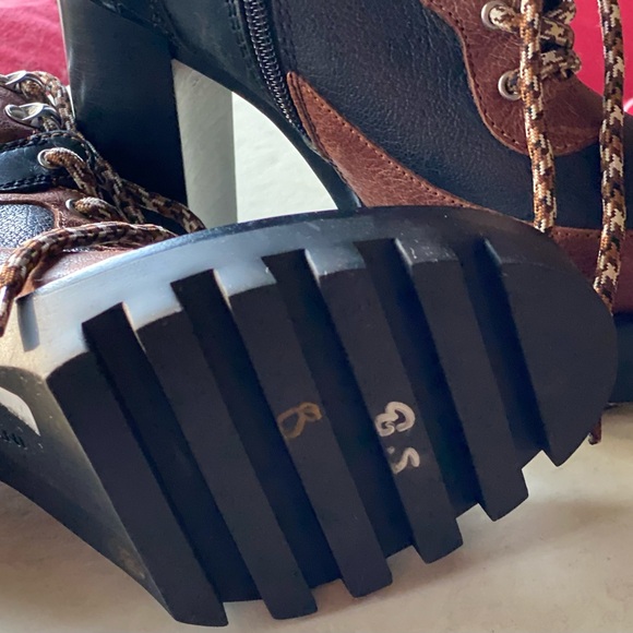 ANKLE BOOTS 🥾 NWOB - Picture 5 of 5